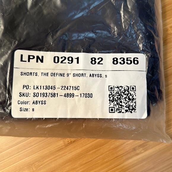 Fabletics Define 9” short - Picture 4 of 4